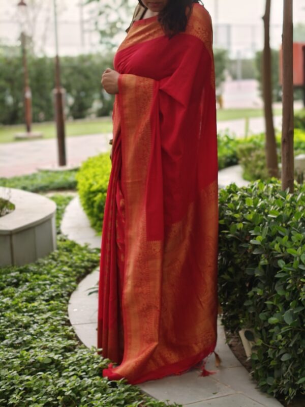 Red Matka Silk Saree with Golden Zari Border – Handloom Saree