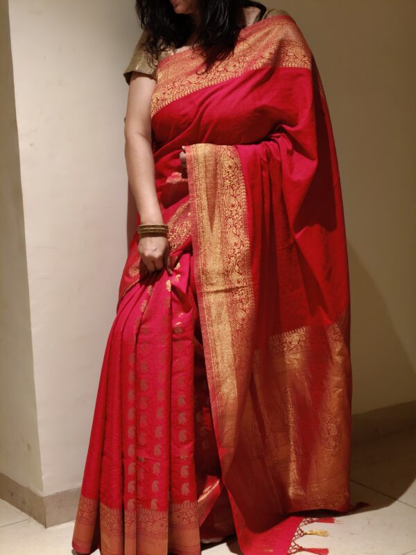 Red Matka Silk Saree with Golden Zari Border – Handloom Saree