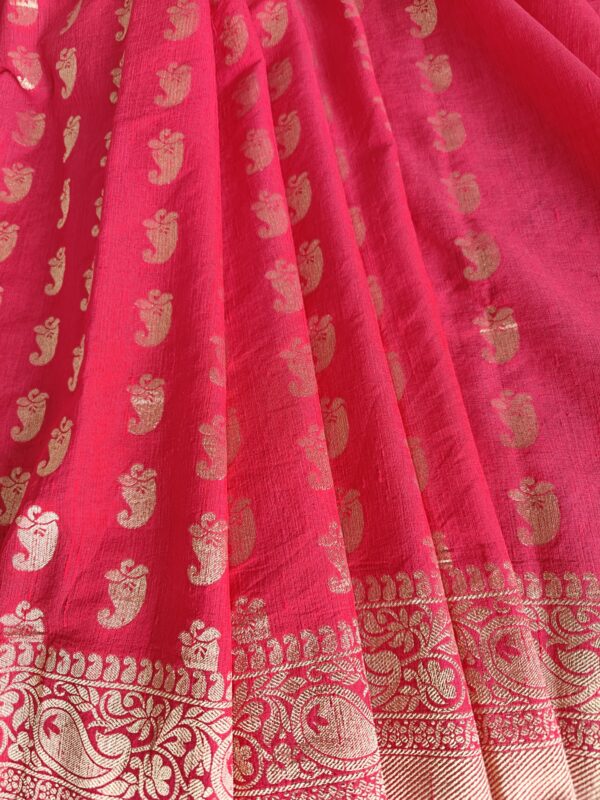 Red Matka silk Saree with Golden Zari Motif work