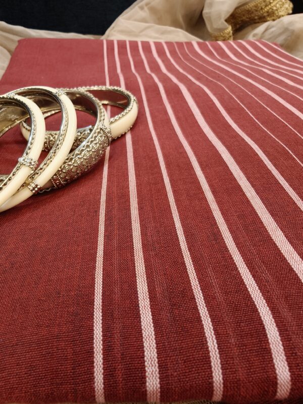 maroon cotton saree white horizontal stripes detail - closer view