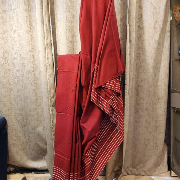 maroon cotton saree white horizontal stripes detail