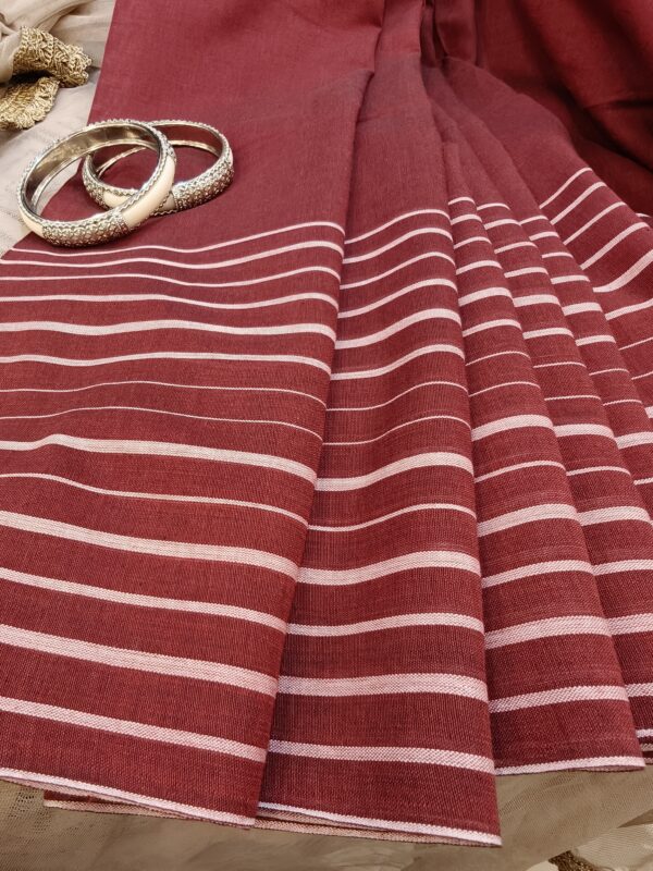 maroon cotton saree minimal white stripes design - Saree pleats